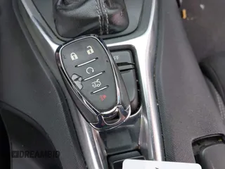 2020 Chevrolet Camaro 1LT z VIN 1G1FB1RX9L0128079, wystawiony jako IAAI lot #41173693 z przebiegiem 88 846 mil mil oraz . Historia ofert i sprzedaży dostępna na DreamBid. Obrazek 11.
