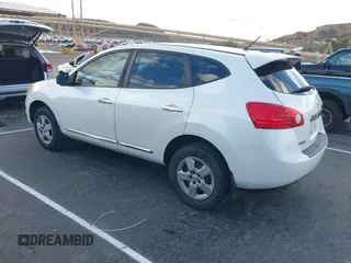 2011 Nissan Rogue SV z VIN JN8AS5MT7BW173146, wystawiony jako IAAI lot #41590010 z przebiegiem 124 212 mil mil oraz . Historia ofert i sprzedaży dostępna na DreamBid. Obrazek 3.