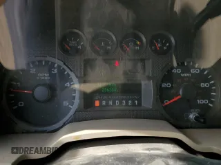2010 Ford F-350 XL z VIN 1FTWW3BR4AEA84849, wystawiony jako Copart lot #53637625 z przebiegiem 296 334 mil mil oraz Szkoda całkowita • Salvage title. Historia ofert i sprzedaży dostępna na DreamBid. Obrazek 9.