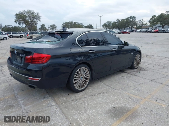 2015 BMW 5 Series 550i z VIN WBAKN9C57FD961425, wystawiony jako IAAI lot #41319817 z przebiegiem 100 233 mil mil oraz . Historia ofert i sprzedaży dostępna na DreamBid. Obrazek 4.