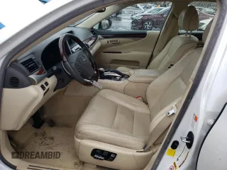 2016 Lexus LS 460 with VIN JTHCL5EF5G5026085, listed as a Copart auction lot 47098375 with 149,339 mi miles and Salvage title. Bid and sale history available at DreamBid. Image 7.