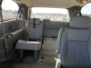 2007 Chrysler Town & Country LWB Touring with VIN 2A4GP54L07R214234, listed as a Copart auction lot 86861914 with 173,003 mi miles and Salvage Title. Bid and sale history available at carsss.com. Image 10.