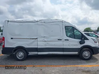 2023 Ford Transit Cargo с VIN 1FTBR2C84PKB85423, выставлен на аукционе IAAI как лот 42099152 с пробегом 48 328 миль миль и . История ставок и продаж доступна на DreamBid. Изображение 6.