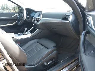 2022 BMW 4 Series M440i xDrive z VIN WBA13AW02NFL97513, wystawiony jako IAAI lot #42385642 z przebiegiem 33 827 mil mil oraz . Historia ofert i sprzedaży dostępna na DreamBid. Obrazek 5.