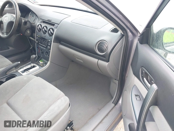2006 Mazda 6 i with VIN 1YVFP80CX65M36617, listed as a IAAI auction lot 42059906 with 189,192 mi miles. Bid and sale history available at carsss.com. Image 5.