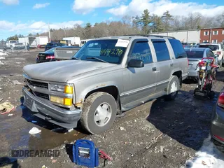 1998 Chevrolet Tahoe z VIN 1GNEK13R7WJ367763, wystawiony jako IAAI lot #41442910 z przebiegiem 270 488 mil mil oraz . Historia ofert i sprzedaży dostępna na DreamBid. Obrazek 2.