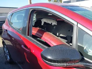 2018 Chevrolet Bolt EV LT с VIN 1G1FW6S09J4140303, выставлен на аукционе IAAI как лот 42029513 с пробегом 40 097 миль миль и . История ставок и продаж доступна на DreamBid. Изображение 14.