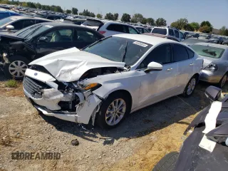 2020 Ford Fusion SE z VIN 3FA6P0LU6LR216269, wystawiony jako Copart lot #68509044 z przebiegiem 60 556 mil mil oraz Szkody całkowita. Historia ofert i sprzedaży dostępna na DreamBid. Obrazek 1.