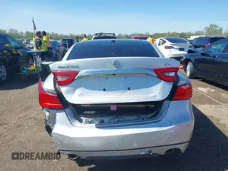 2018 Nissan Maxima SR with VIN 1N4AA6AP3JC374804, listed as a IAAI auction lot 42145406 with 136,757 mi miles. Bid and sale history available at carsss.com. Image 17.