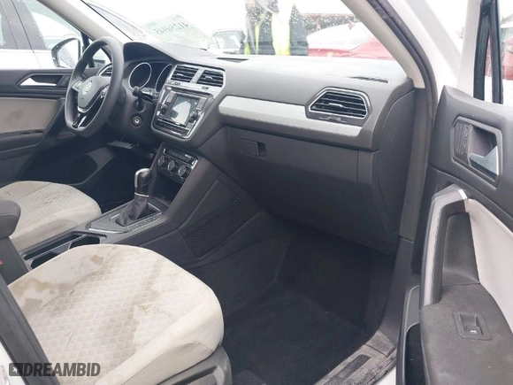 2021 Volkswagen Tiguan S with VIN 3VV1B7AX5MM045667, listed as a IAAI auction lot 41256945 with 90,523 mi miles. Bid and sale history available at carsss.com. Image 5.