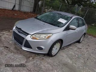 2013 Ford Focus SE with VIN 1FADP3F28DL321429, listed as a IAAI auction lot 41925317 with 34,657 mi miles. Bid and sale history available at carsss.com. Image 2.