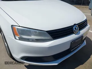 2011 Volkswagen Jetta TDI with VIN 3VWLL7AJ0BM037650, listed as a IAAI auction lot 42748331 with 121,498 mi miles and . Bid and sale history available at DreamBid. Image 6.