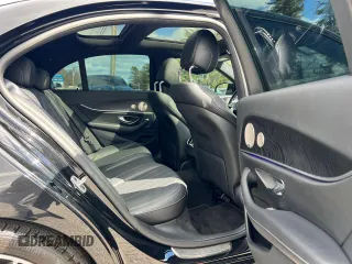 2021 Mercedes-Benz E-Class E 350 with VIN W1KZF8EBXMA963671, listed as a Copart auction lot 53703695 with 122,038 mi miles and Clean Title. Bid and sale history available at carsss.com. Image 6.