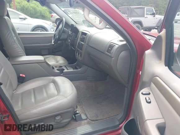 2004 Ford Explorer XLT z VIN 1FMZU73K44UC37215, wystawiony jako IAAI lot #42685315 z przebiegiem 150 542 mil mil oraz . Historia ofert i sprzedaży dostępna na DreamBid. Obrazek 5.