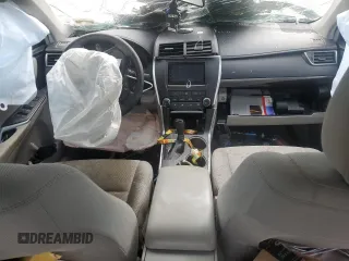 2015 Toyota Camry XLE z VIN 4T4BF1FK6FR516551, wystawiony jako Copart lot #58036375 z przebiegiem 160 631 mil mil oraz Szkoda całkowita • Salvage title. Historia ofert i sprzedaży dostępna na DreamBid. Obrazek 8.