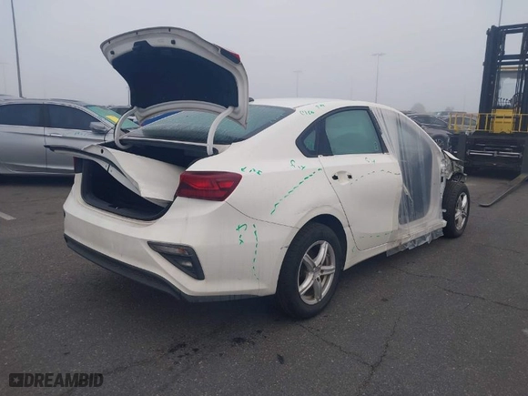 2020 Kia Forte LXS with VIN 3KPF24AD6LE225516, listed as a IAAI auction lot 41781268 with 227,009 mi miles. Bid and sale history available at carsss.com. Image 4.
