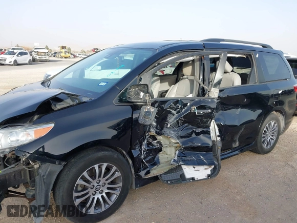 2019 Toyota Sienna XLE Auto Access Seat with VIN 5TDYZ3DCXKS986393, listed as a IAAI auction lot 41451840 with 93,424 mi miles. Bid and sale history available at carsss.com. Image 18.