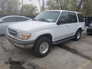 1998 Ford Explorer XL z VIN 1FMZU34E0WZB57112, wystawiony jako IAAI lot #41939205 z przebiegiem 171 982 mil mil oraz . Historia ofert i sprzedaży dostępna na DreamBid. Obrazek 2.