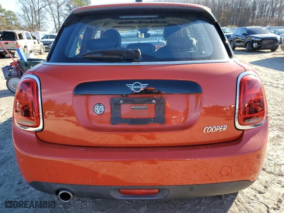 2020 MINI Hardtop 4 Door Cooper with VIN WMWXU7C06L2L44672, listed as a Copart auction lot 86781744 with 37943 miles and Salvage Title. Bid and sale history available at carsss.com. Image 6.