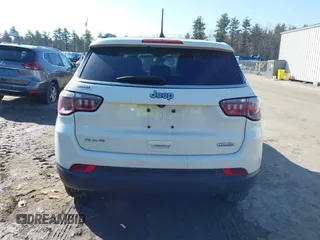 2020 Jeep Compass Latitude with VIN 3C4NJDBB0LT145359, listed as a IAAI auction lot 41747803 with 53,643 mi miles. Bid and sale history available at carsss.com. Image 16.