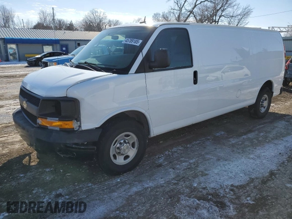 2014 Chevrolet Express Cargo Van with VIN 1GCWGGFA9E1105801, listed as a Copart auction lot 45789185 with 117,119 mi miles and Salvage Title. Bid and sale history available at carsss.com. Image 1.