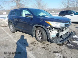 2016 Toyota Highlander LE z VIN 5TDBKRFH1GS227984, wystawiony jako IAAI lot #41405503 z przebiegiem 138 970 mil mil oraz . Historia ofert i sprzedaży dostępna na DreamBid. Obrazek 1.
