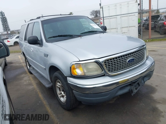 2000 Ford Expedition XLT with VIN 1FMRU1565YLA46430, listed as a IAAI auction lot 41321077 with 1 mi miles. Bid and sale history available at carsss.com. Image 1.