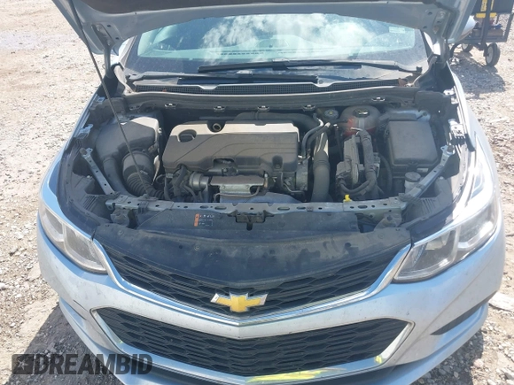 2017 Chevrolet Cruze LS z VIN 1G1BC5SM3H7210519, wystawiony jako IAAI lot #42163047 z przebiegiem 100 103 mil mil oraz . Historia ofert i sprzedaży dostępna na DreamBid. Obrazek 10.