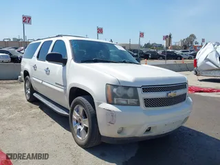 2008 Chevrolet Suburban LTZ with VIN 1GNFC16058R198040, listed as a IAAI auction lot 41421238 with 215,591 mi miles. Bid and sale history available at carsss.com. Image 1.