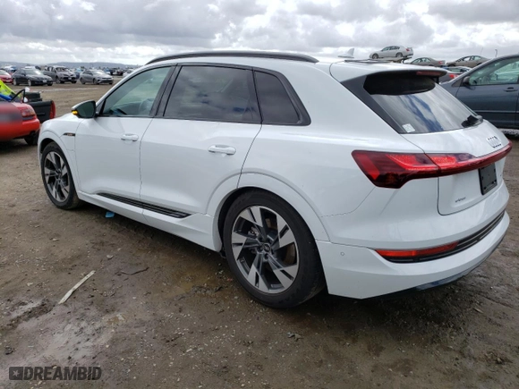 2022 Audi e-tron Premium with VIN WA1AAAGE5NB030514, listed as a Copart auction lot 44645983 with 10,971 mi miles. Bid and sale history available at carsss.com. Image 2.