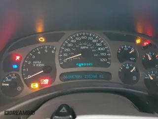 2004 GMC Yukon Denali with VIN 1GKEK63U34J326848, listed as a Copart auction lot 49014285 with 225,388 mi miles and Salvage Title. Bid and sale history available at carsss.com. Image 9.