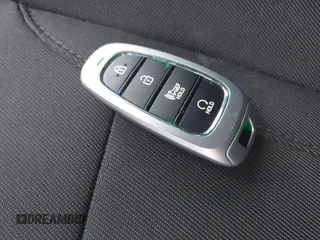 2022 Hyundai Tucson SEL with VIN 5NMJB3AE9NH139738, listed as a IAAI auction lot 41948244 with 31,990 mi miles and . Bid and sale history available at DreamBid. Image 11.