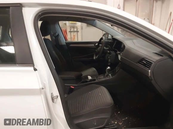 2024 Volkswagen Jetta S with VIN 3VW5M7BU9RM071109, listed as a IAAI auction lot 41517014 with 4,523 mi miles and . Bid and sale history available at DreamBid. Image 5.