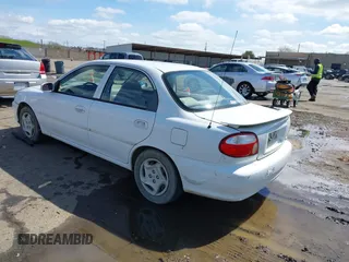 2001 Kia Sephia z VIN KNAFB121815044460, wystawiony jako IAAI lot #41846087 z przebiegiem 294 862 mil mil oraz . Historia ofert i sprzedaży dostępna na DreamBid. Obrazek 3.