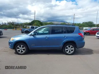 2010 Toyota RAV4 Limited с VIN JTMYK4DVXA5027222, выставлен на аукционе IAAI как лот 42057063 с пробегом 135 259 миль миль и . История ставок и продаж доступна на DreamBid. Изображение 14.