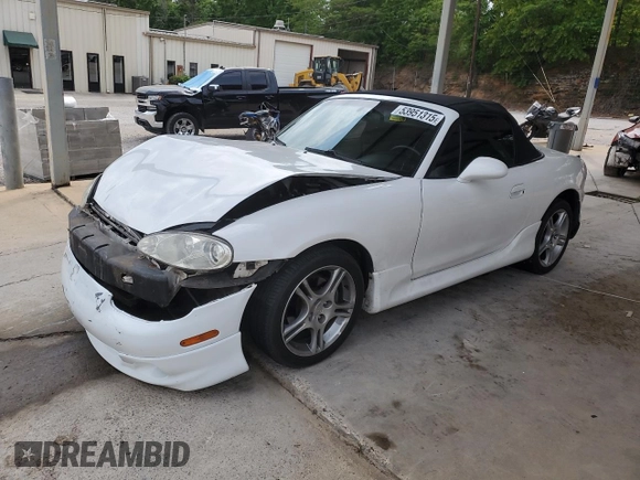 2004 Mazda MX-5 Miata LS z VIN JM1NB353640407864, wystawiony jako Copart lot #53951315 z przebiegiem 116 295 mil mil oraz Szkoda całkowita • Salvage title. Historia ofert i sprzedaży dostępna na DreamBid. Obrazek 1.