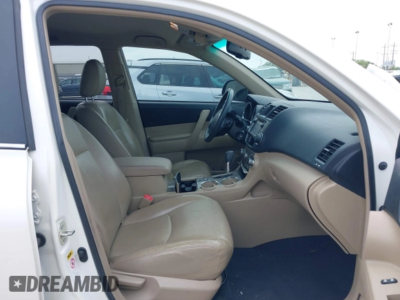 2013 Toyota Highlander with VIN 5TDZA3EH4DS041481, listed as a IAAI auction lot 42056940 with 113,427 mi miles and . Bid and sale history available at DreamBid. Image 5.