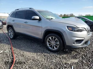 2020 Jeep Cherokee Latitude Plus with VIN 1C4PJLLB0LD614764, listed as a Copart auction lot 45201255 with 88,295 mi miles and Salvage Title. Bid and sale history available at carsss.com. Image 4.