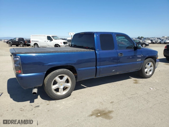 2001 Chevrolet Silverado 1500 LS with VIN 2GCEC19V611371932, listed as a Copart auction lot 50268825 with 297,371 mi miles and Salvage Title. Bid and sale history available at carsss.com. Image 3.