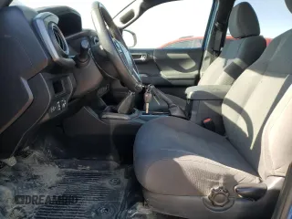 2017 Toyota Tacoma SR5 z VIN 5TFCZ5AN0HX116148, wystawiony jako Copart lot #52938035 z przebiegiem 111 284 mil mil oraz Szkoda całkowita • Salvage title. Historia ofert i sprzedaży dostępna na DreamBid. Obrazek 7.