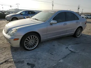 2004 Mercedes-Benz C 320 with VIN WDBRF64J84F450198, listed as a Copart auction lot 83259704 with 104,005 mi miles and Clean Title. Bid and sale history available at DreamBid. Image 1.