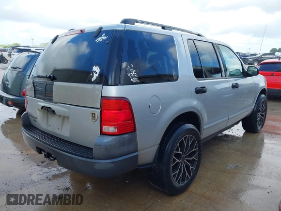 2002 Ford Explorer XLS with VIN 1FMZU62E72UA38128, listed as a IAAI auction lot 42680825 with Not provided miles and . Bid and sale history available at DreamBid. Image 4.
