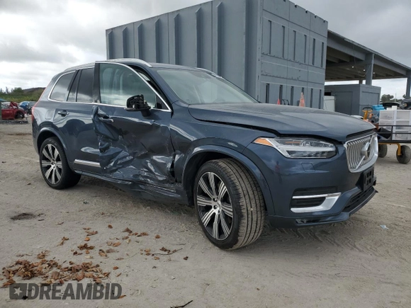 2021 Volvo XC90 Inscription with VIN YV4A22PLXM1678648, listed as a Copart auction lot 46236065 with 39,867 mi miles and Salvage title. Bid and sale history available at DreamBid. Image 4.