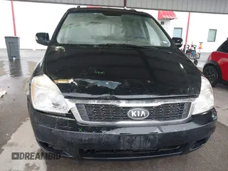 2011 Kia Sedona LX with VIN KNDMG4C71B6376011, listed as a IAAI auction lot 41600258 with 162,025 mi miles. Bid and sale history available at carsss.com. Image 6.