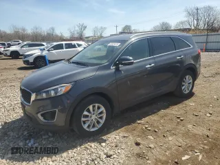 2018 Kia Sorento LX z VIN 5XYPG4A36JG353316, wystawiony jako Copart lot #53022415 z przebiegiem 135 508 mil mil oraz Szkoda całkowita • Salvage title. Historia ofert i sprzedaży dostępna na DreamBid. Obrazek 1.