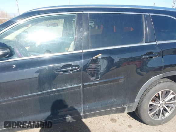 2017 Toyota Highlander XLE с VIN 5TDJZRFH7HS462950, выставлен на аукционе IAAI как лот 41980546 с пробегом 101 828 миль миль и . История ставок и продаж доступна на DreamBid. Изображение 6.