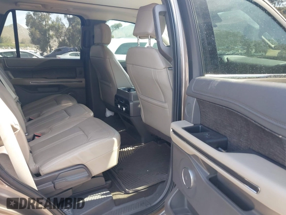 2019 Ford Expedition Limited z VIN 1FMJU2AT7KEA58041, wystawiony jako IAAI lot #42024953 z przebiegiem 71 036 mil mil oraz . Historia ofert i sprzedaży dostępna na DreamBid. Obrazek 8.