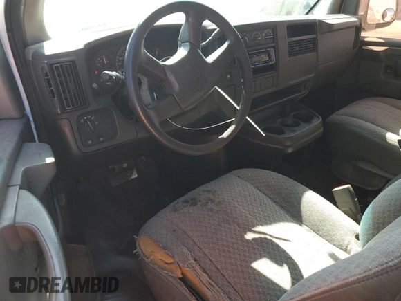 2006 Chevrolet Express Cargo Van with VIN 1GCGG29VX61141682, listed as a Copart auction lot 49008555 with 331,762 mi miles and Salvage Title. Bid and sale history available at carsss.com. Image 8.