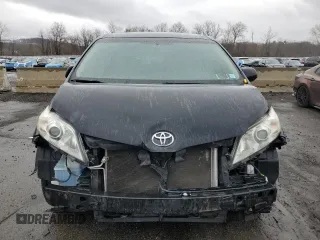 2017 Toyota Sienna LE Auto Access Seat with VIN 5TDKZ3DC7HS792368, listed as a Copart auction lot 51986525 with 153,526 mi miles and Salvage Title. Bid and sale history available at carsss.com. Image 5.