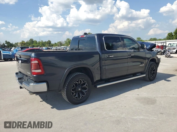 2020 Ram 1500 Laramie z VIN 1C6SRFJT2LN217803, wystawiony jako Copart lot #61390795 z przebiegiem 82 172 mil mil oraz Szkoda całkowita • Salvage title. Historia ofert i sprzedaży dostępna na DreamBid. Obrazek 3.
